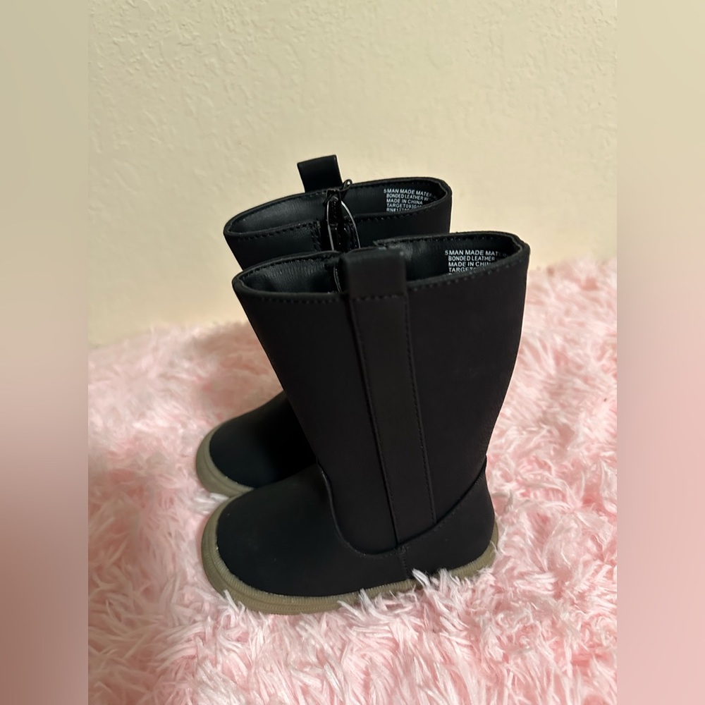 Black Boots - Picture 3 of 8